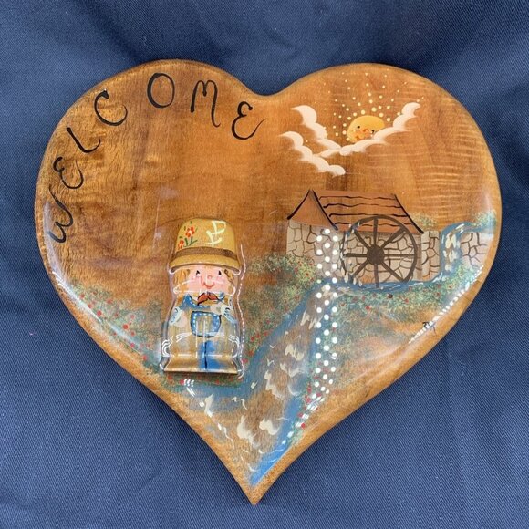 Folk Art Welcome Sign Wood Hand Painted Heart Shape 3D Figure Signed PK 8.5" - Picture 1 of 9